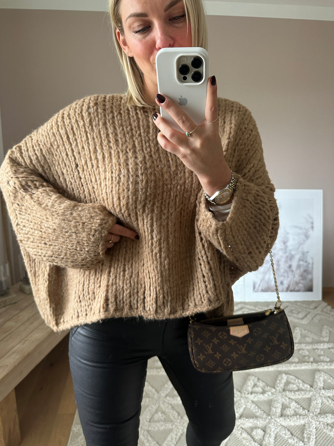 Oversized Lochpullover aus Wolle camel